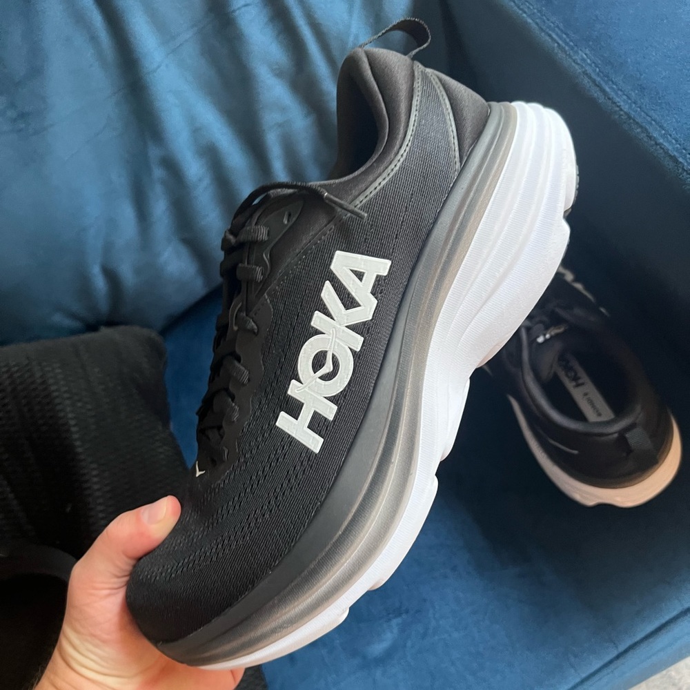 Never worn men’s Hoka Bondi 8 shoes in 10.5